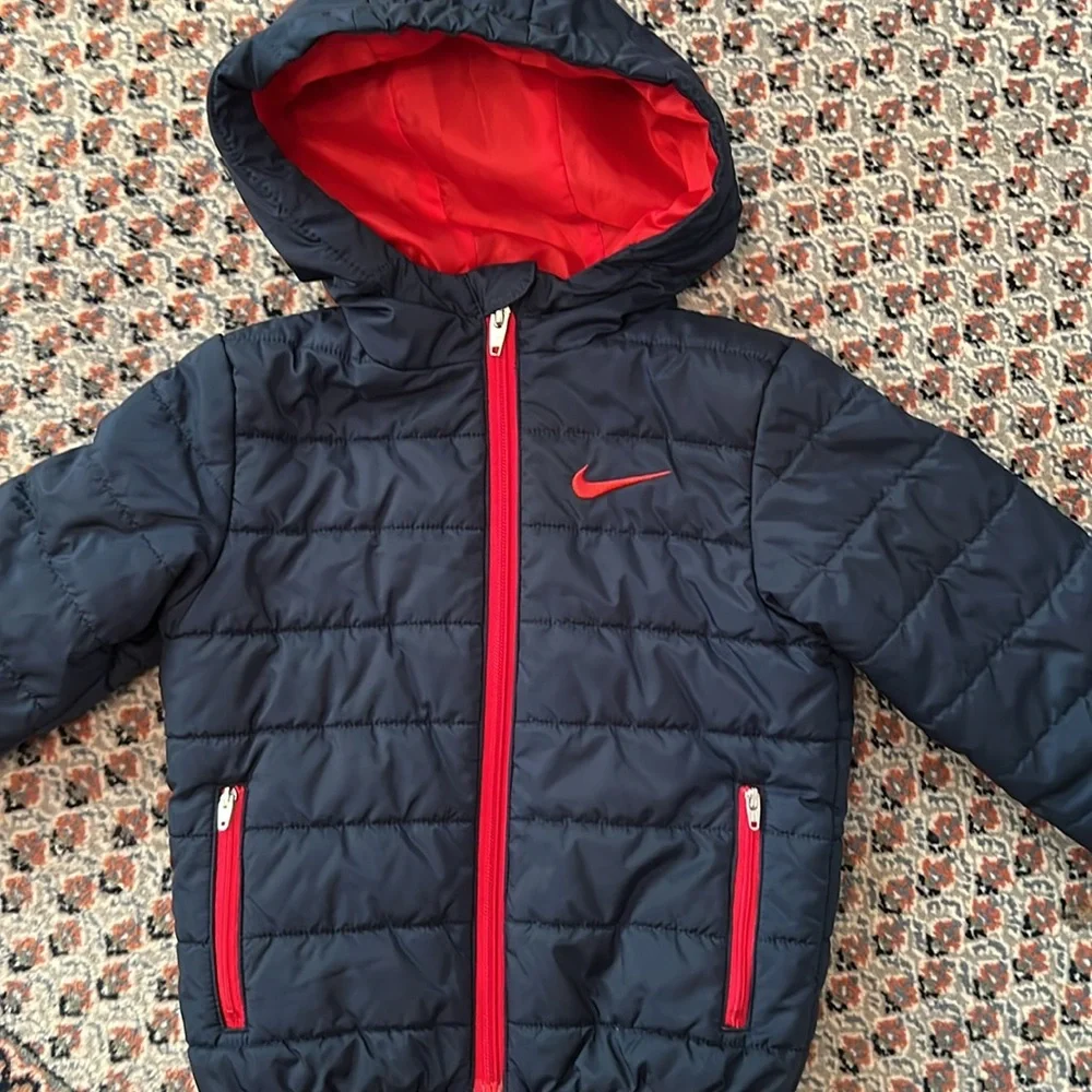 EUC Nike Kids' Navy Blue and Red Full Zip Puffer Jacket Size 3T